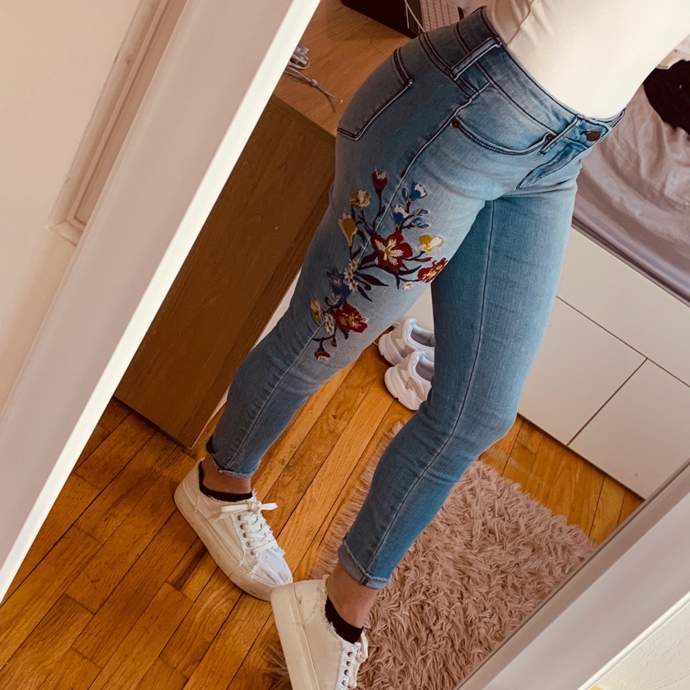 Light wash Embroidered Jeans